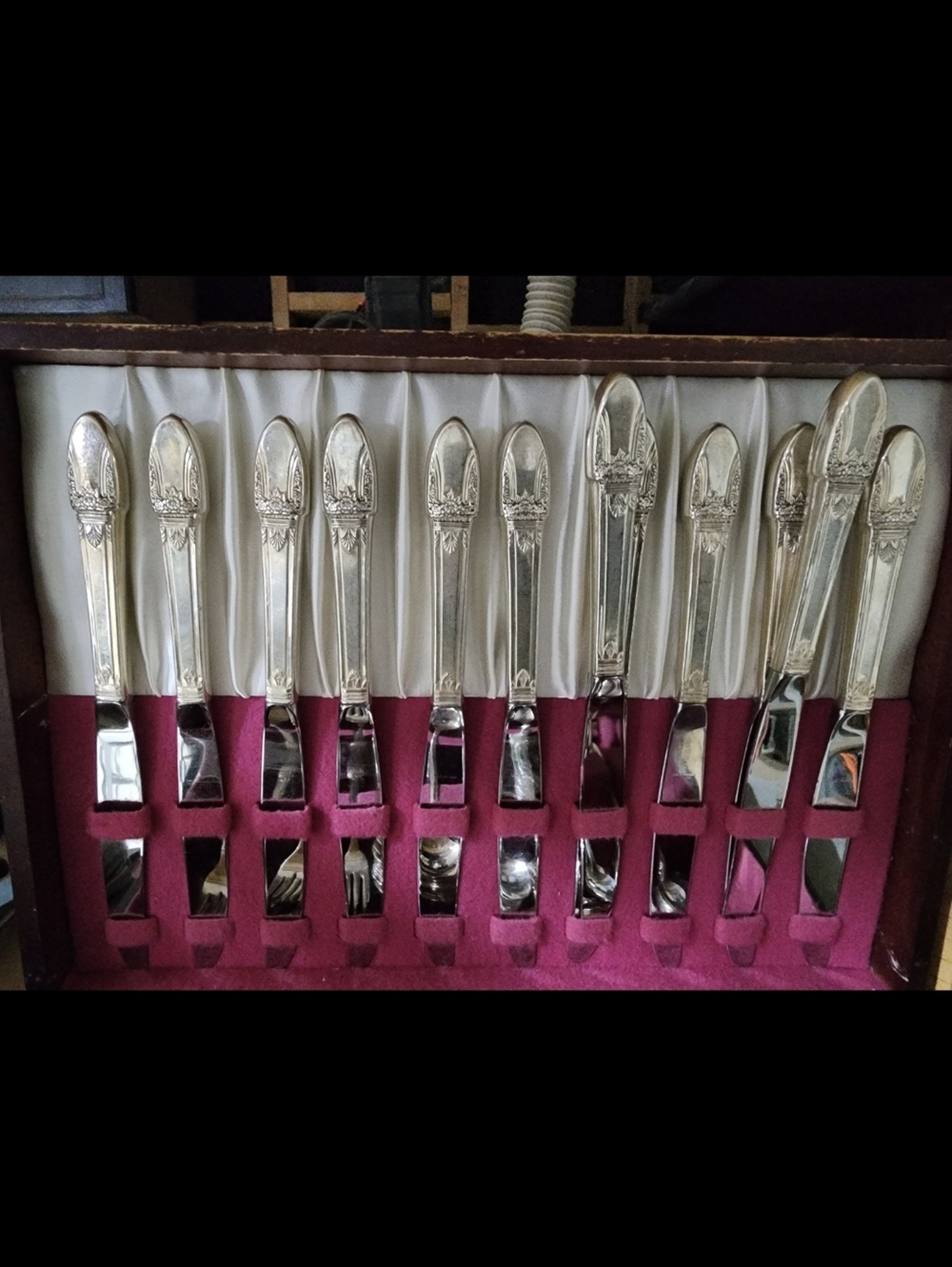 1847 Rogers Bros Silver-plated "FIRST LOVE" silverware Knives